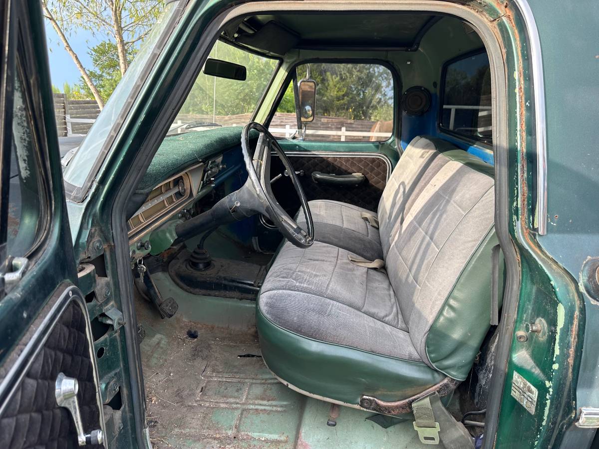 Ford-F100-custom-1970-10