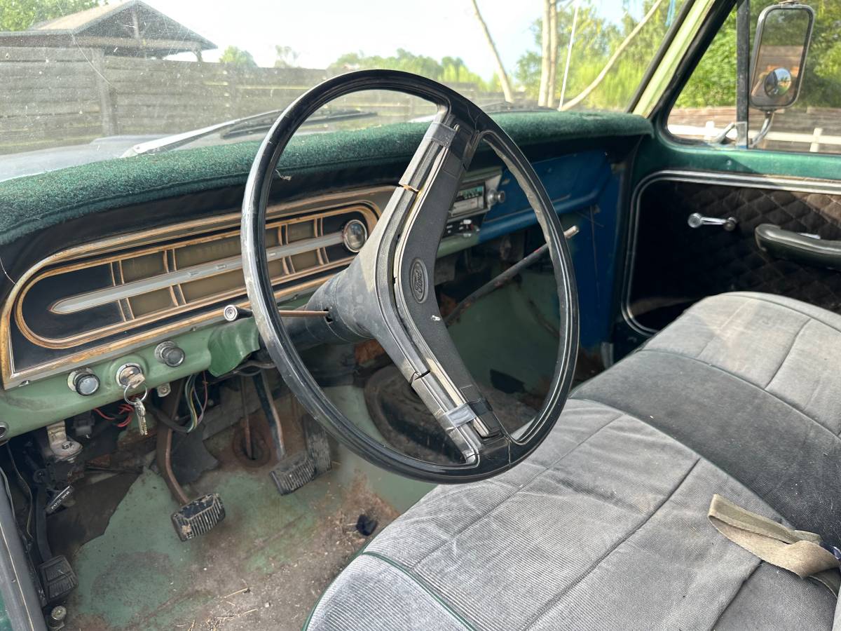 Ford-F100-custom-1970-11