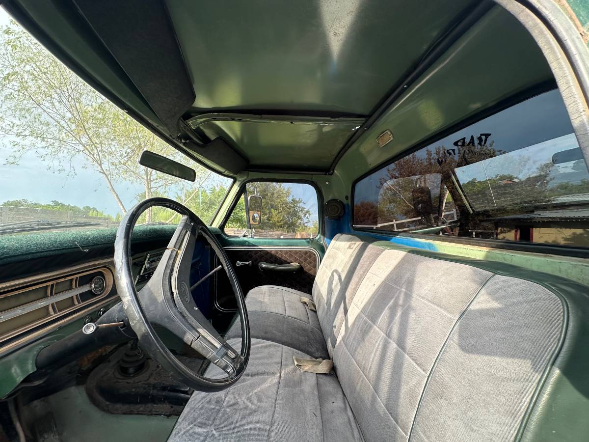 Ford-F100-custom-1970-12