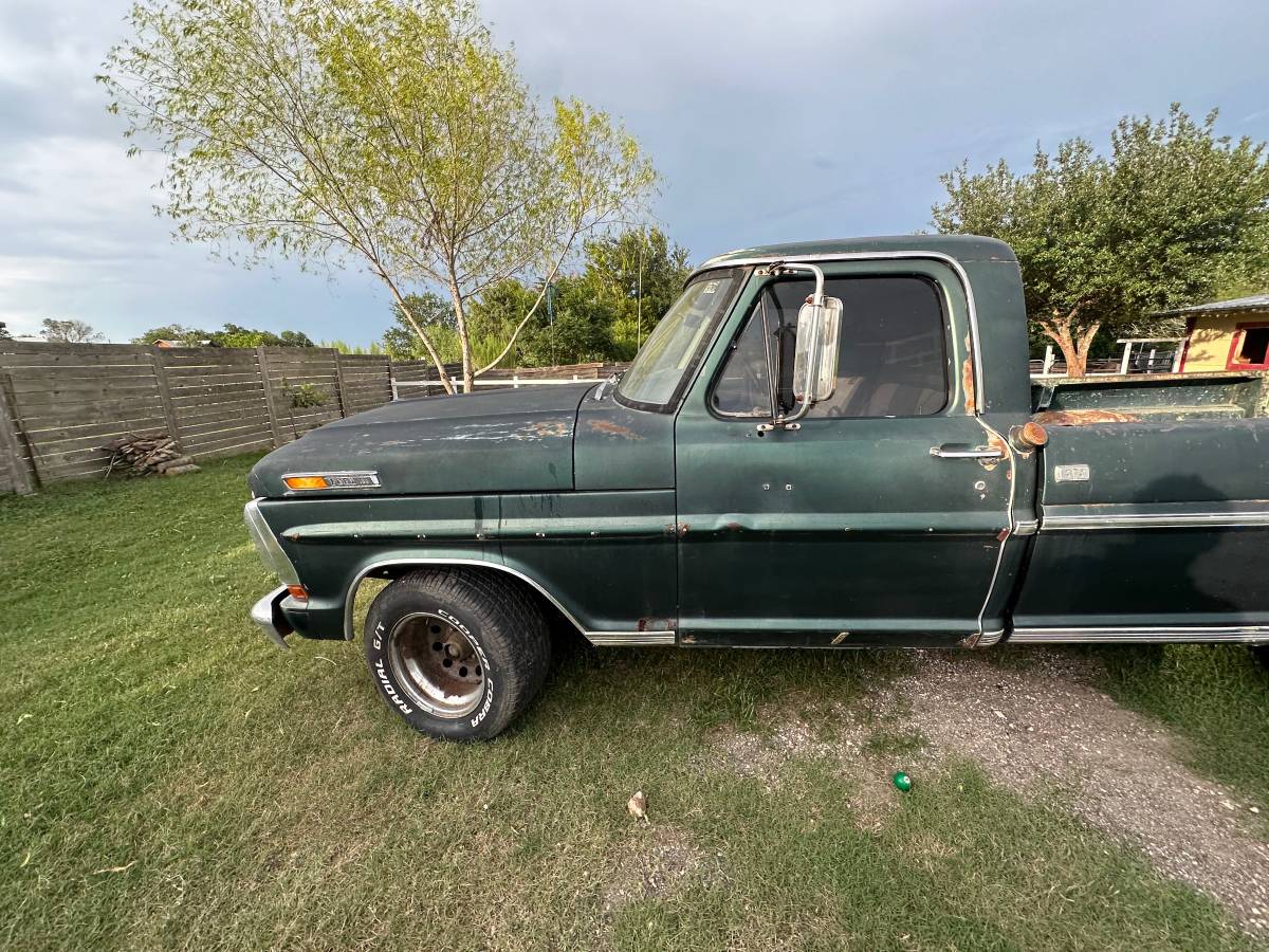 Ford-F100-custom-1970-17