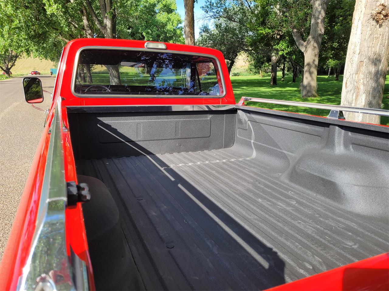 Ford-F150-1975-Red-Black-and-Red-10