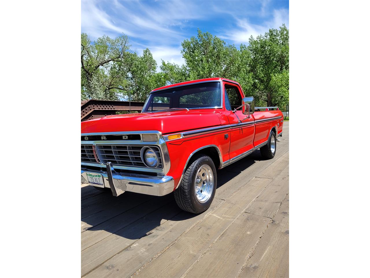 Ford-F150-1975-Red-Black-and-Red-2