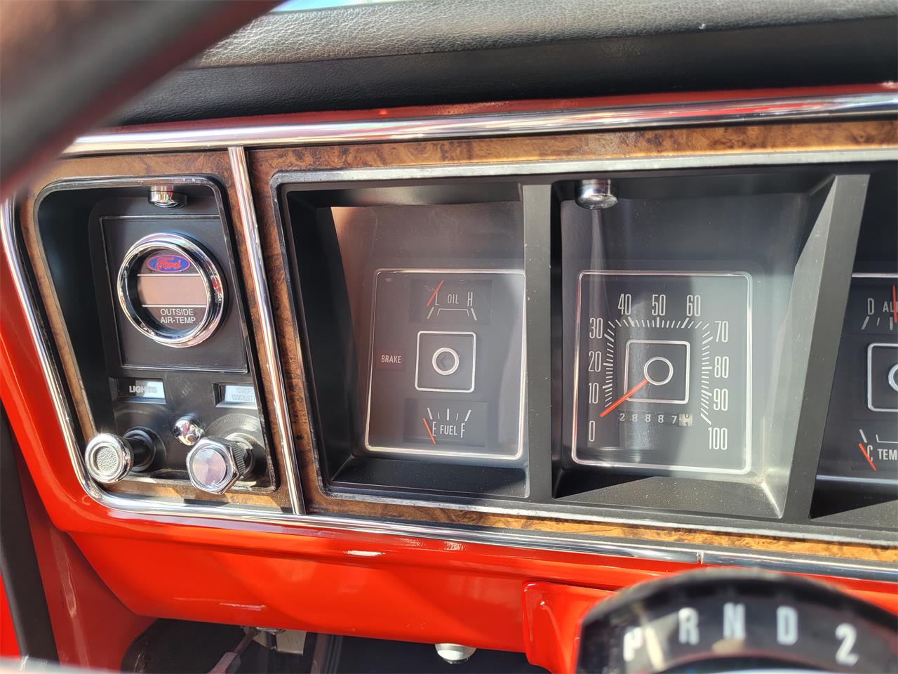 Ford-F150-1975-Red-Black-and-Red-24