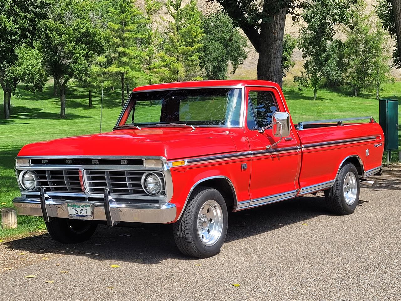 Ford-F150-1975-Red-Black-and-Red-26