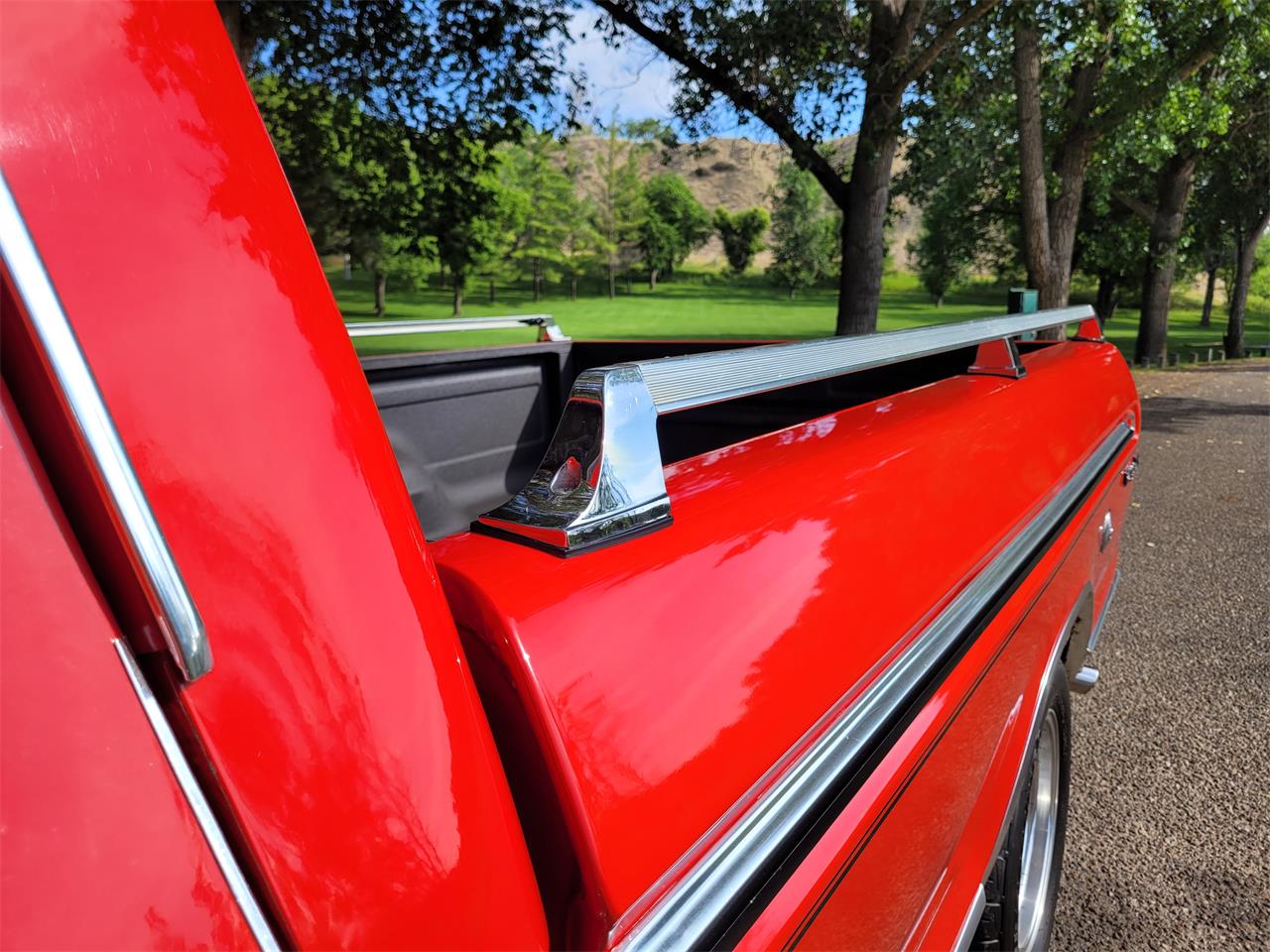 Ford-F150-1975-Red-Black-and-Red-30