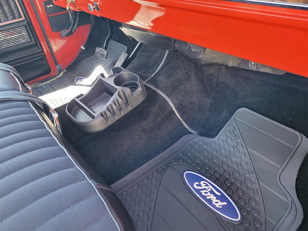 Ford-F150-1975-Red-Black-and-Red-33