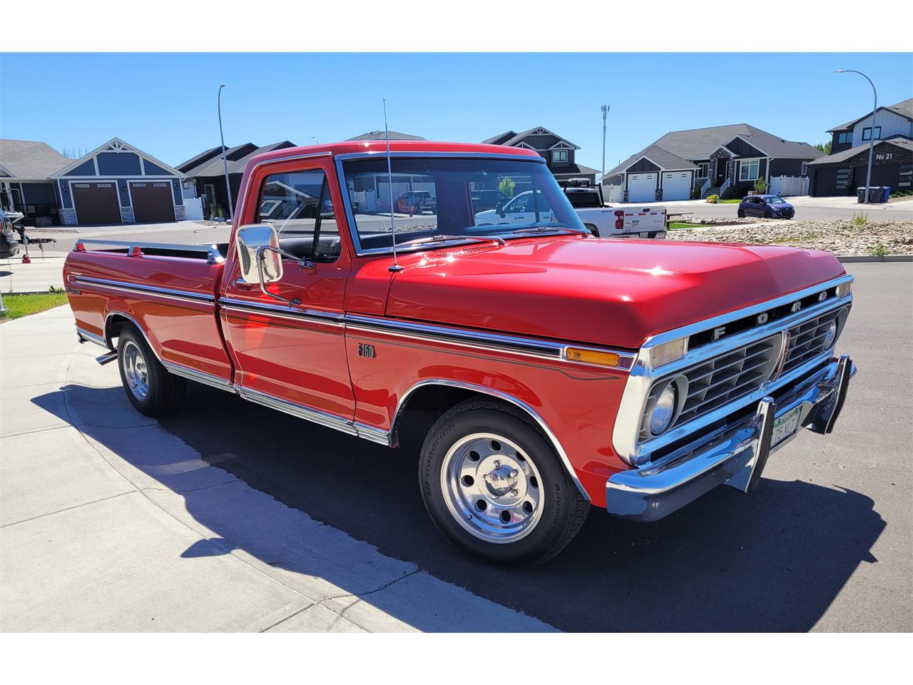 Ford-F150-1975-Red-Black-and-Red-5