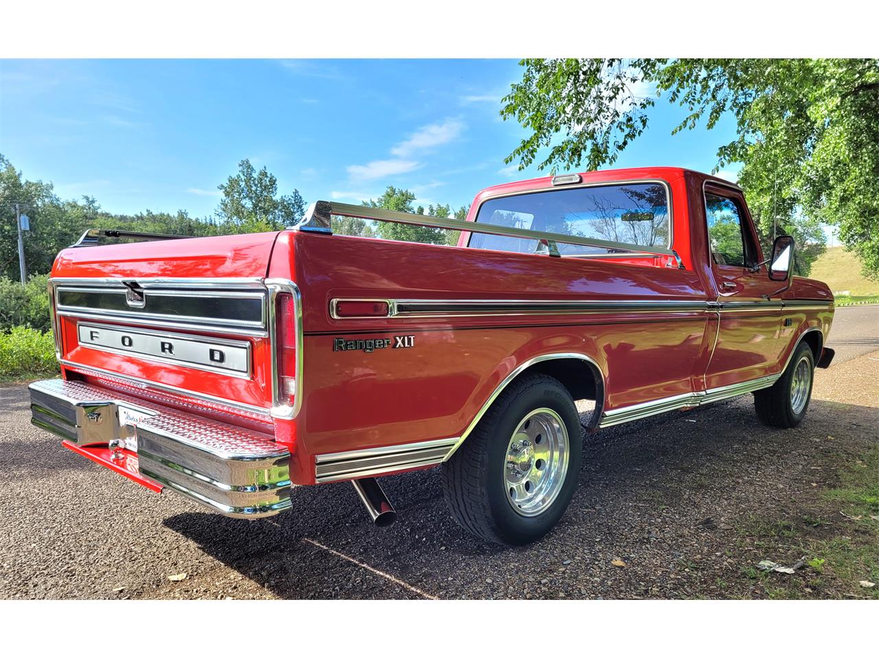 Ford-F150-1975-Red-Black-and-Red-6