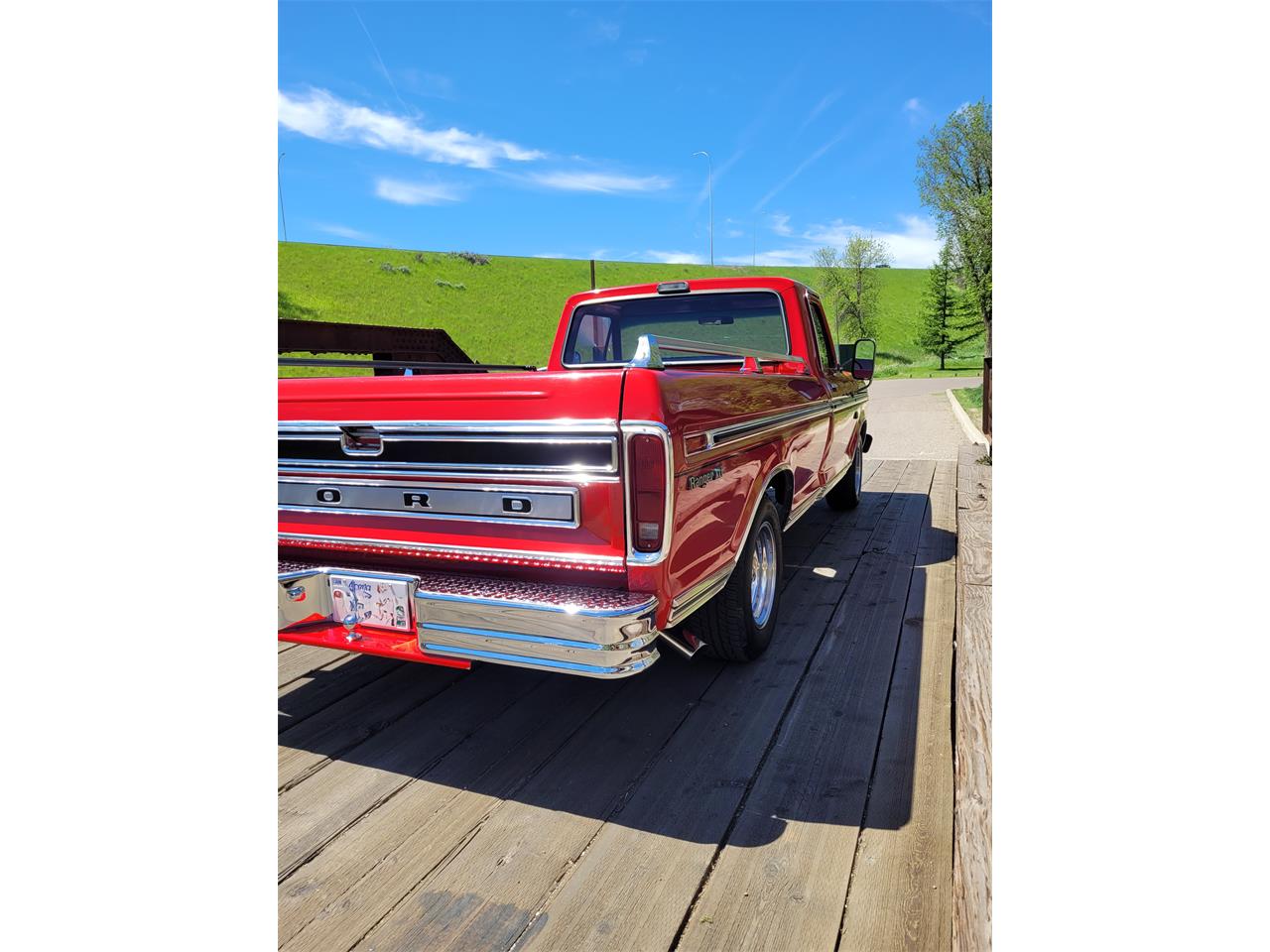 Ford-F150-1975-Red-Black-and-Red-7