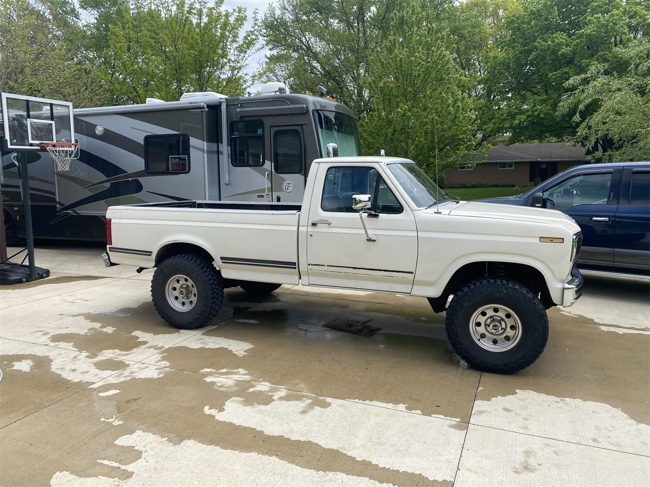 Ford-F150-1981-Off-White-Grey-10