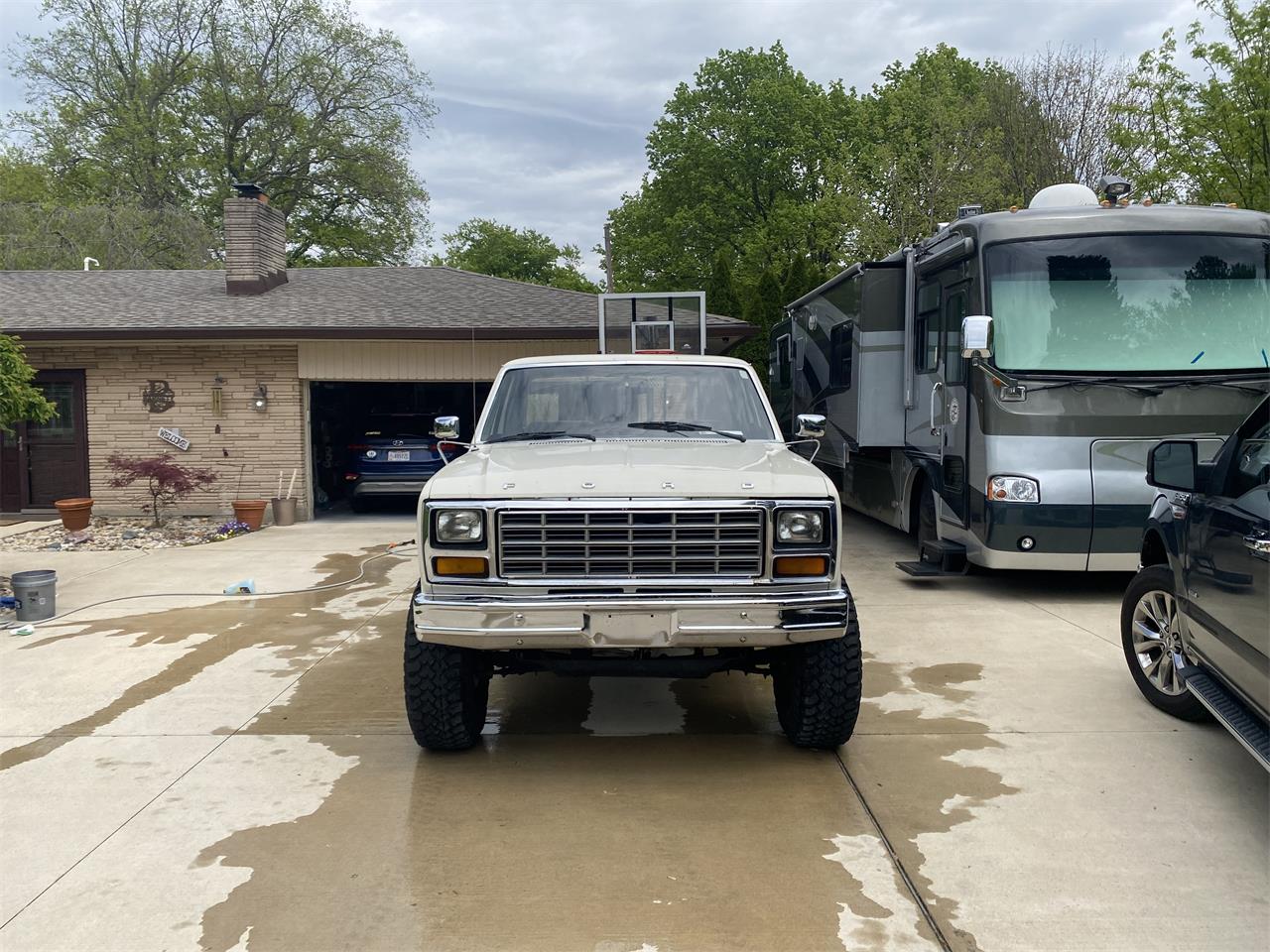 Ford-F150-1981-Off-White-Grey-12