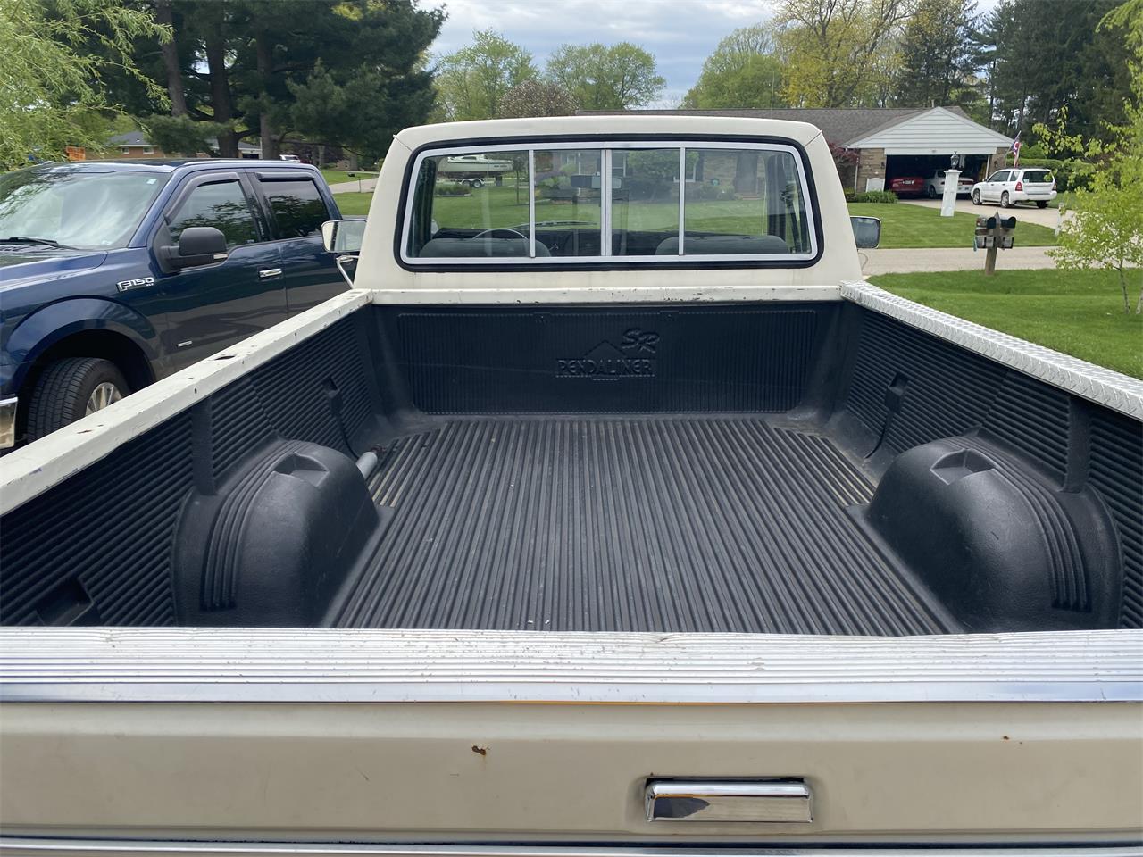 Ford-F150-1981-Off-White-Grey-14