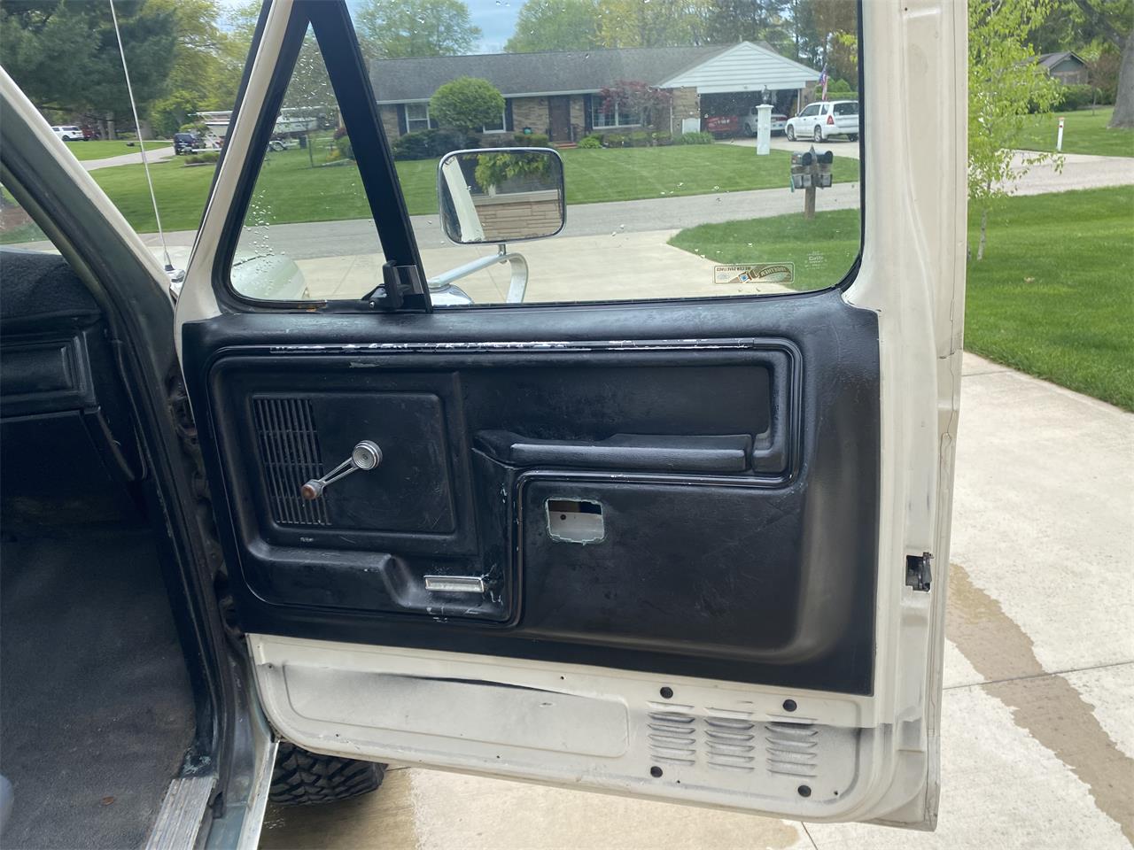 Ford-F150-1981-Off-White-Grey-6