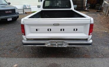 Ford-F150-1982-2