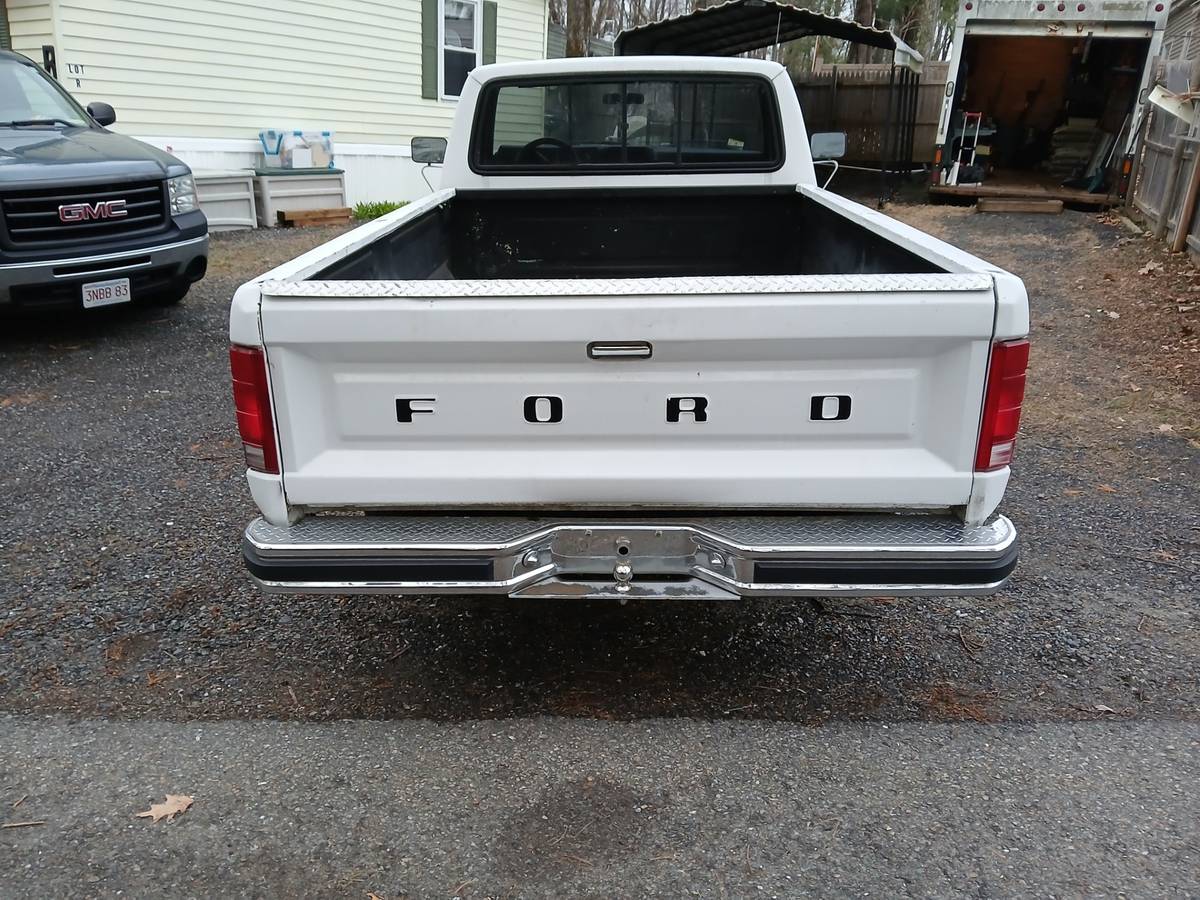 Ford-F150-1982-2