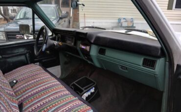 Ford-F150-1982-8