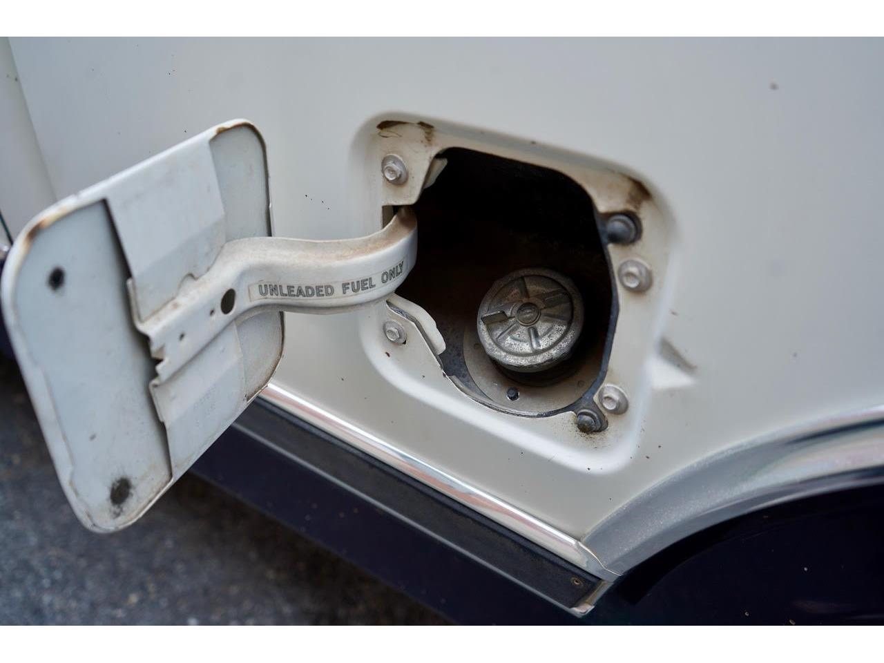 Ford-F150-1984-Blue-amp-White-Blue-10