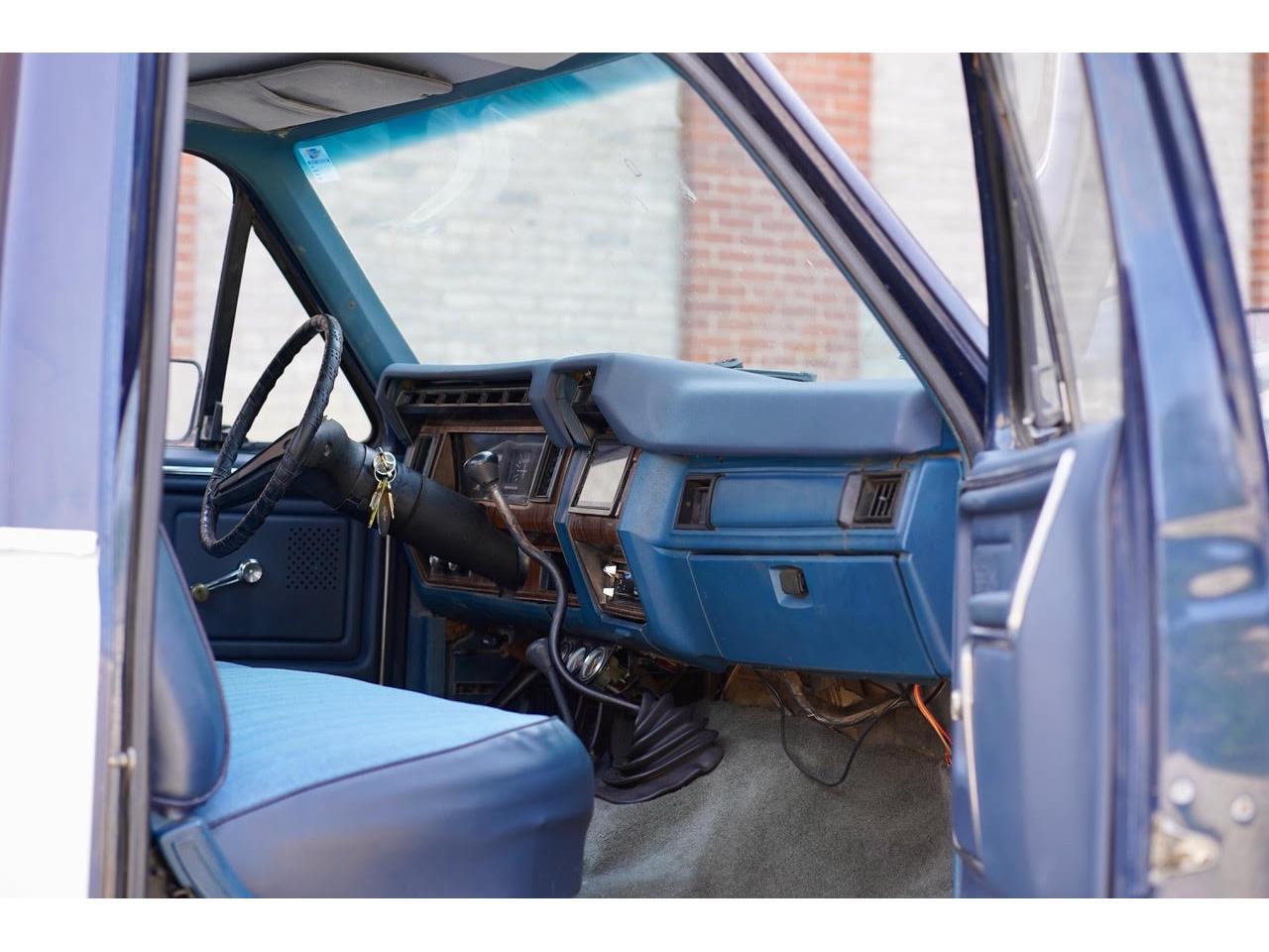 Ford-F150-1984-Blue-amp-White-Blue-13