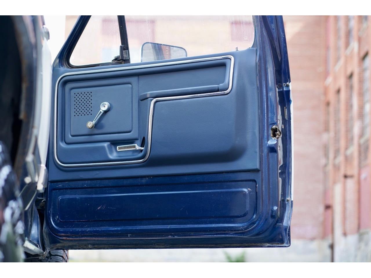 Ford-F150-1984-Blue-amp-White-Blue-14