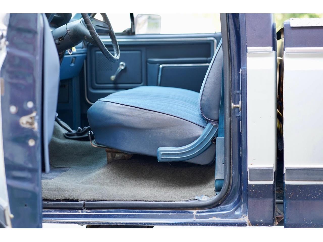 Ford-F150-1984-Blue-amp-White-Blue-15