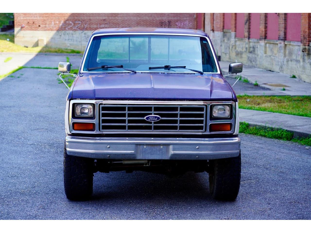Ford-F150-1984-Blue-amp-White-Blue-22