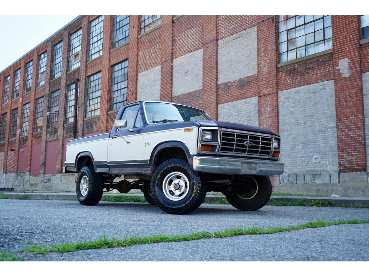 Ford-F150-1984-Blue-amp-White-Blue-23