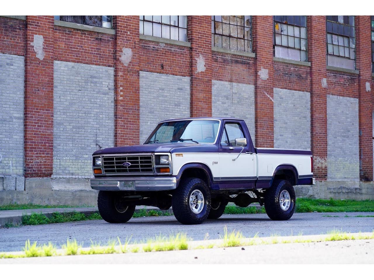 Ford-F150-1984-Blue-amp-White-Blue-25