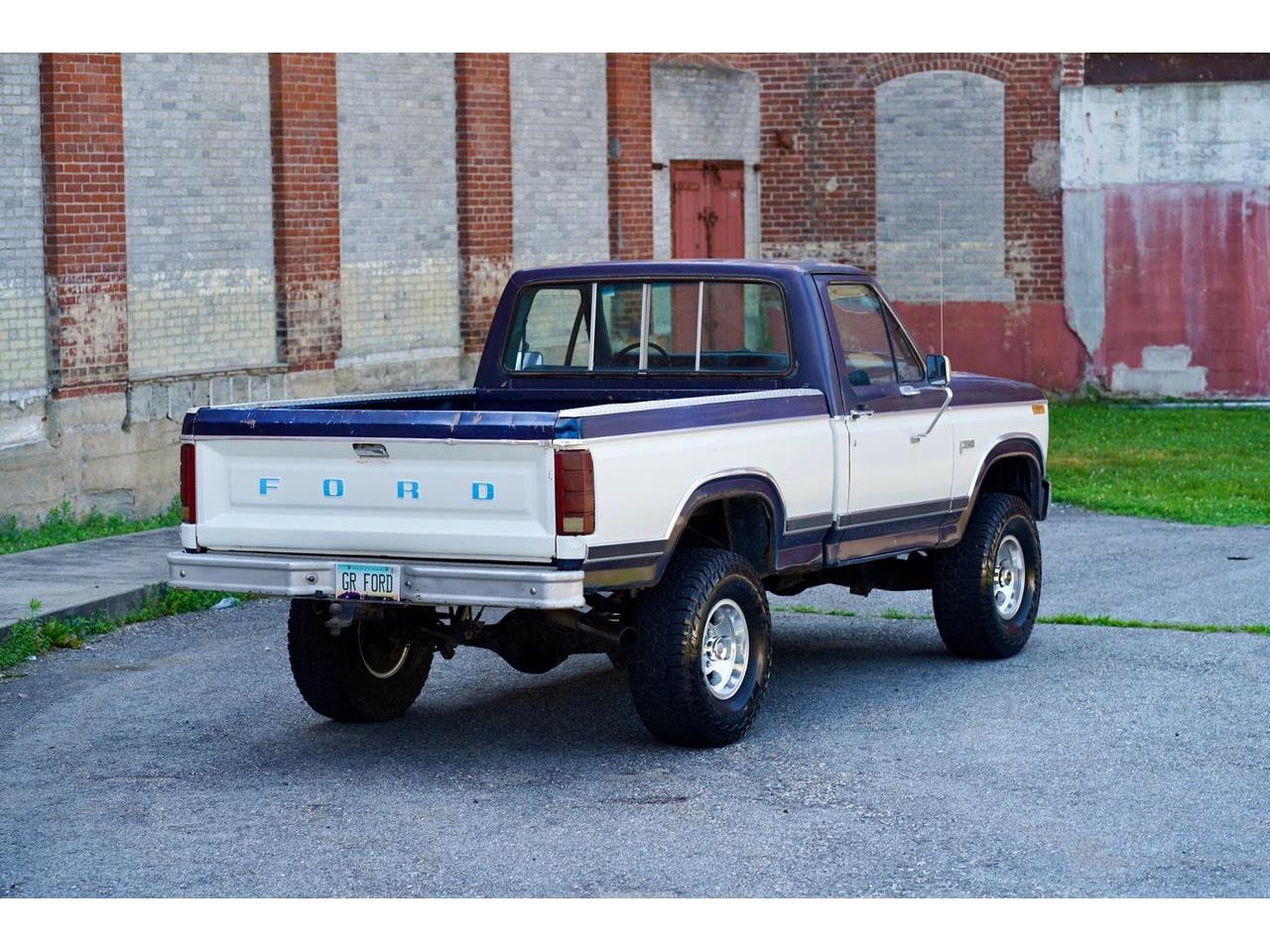 Ford-F150-1984-Blue-amp-White-Blue-28