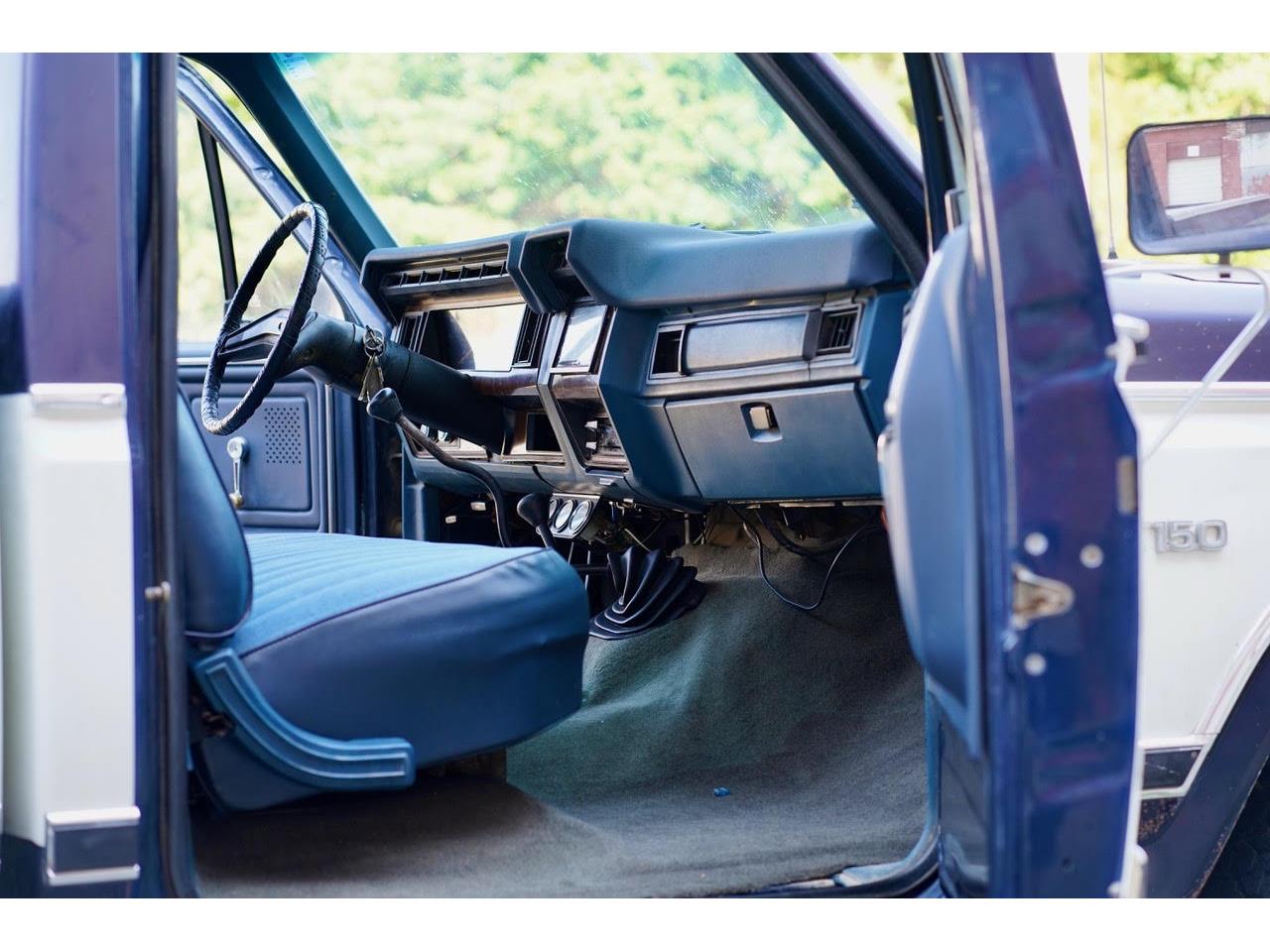 Ford-F150-1984-Blue-amp-White-Blue-33