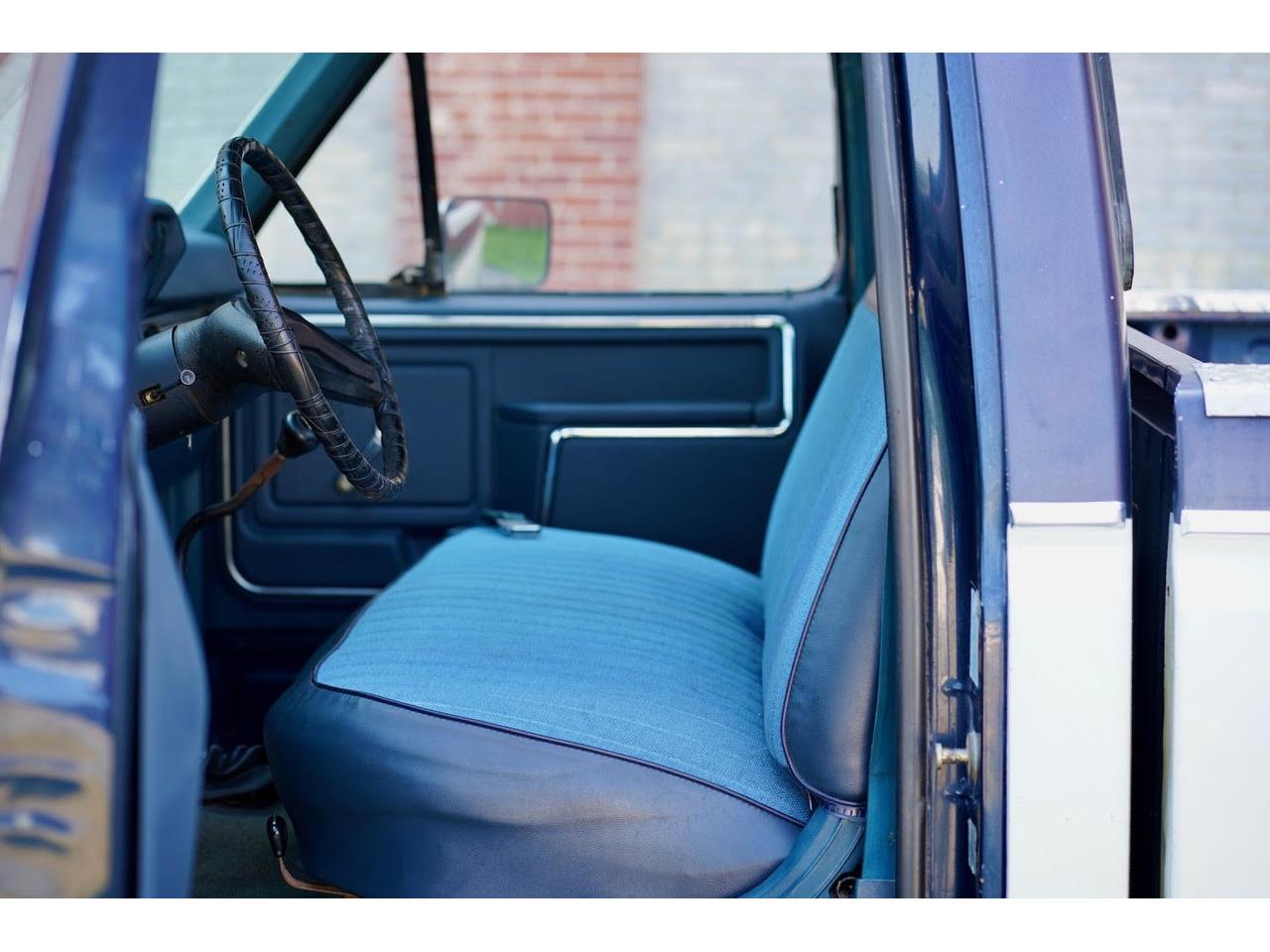 Ford-F150-1984-Blue-amp-White-Blue-4