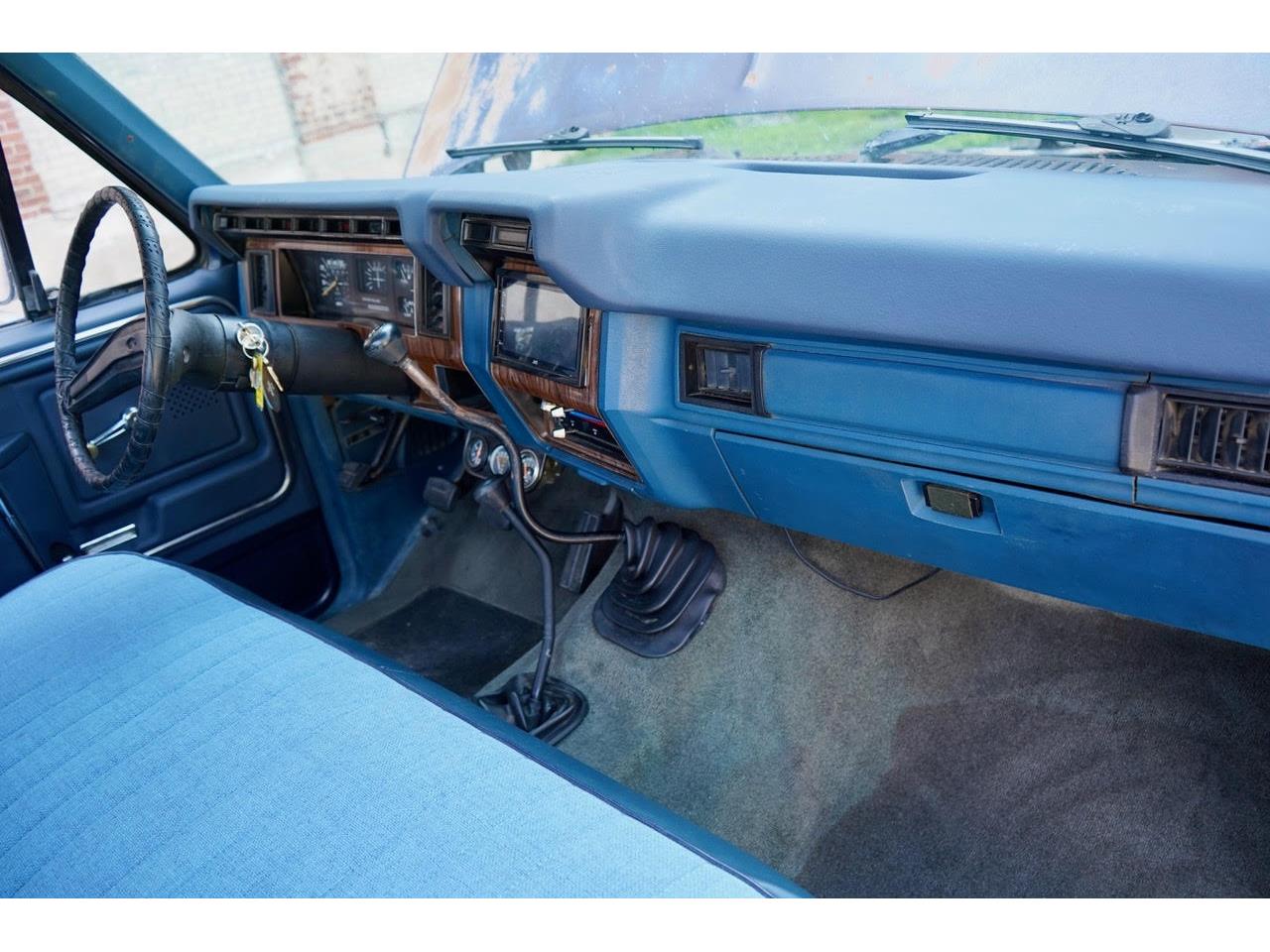 Ford-F150-1984-Blue-amp-White-Blue-41