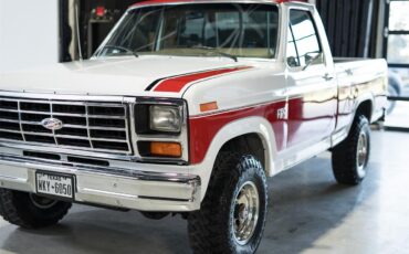 Ford-F150-1985-White-Red-Tan-2