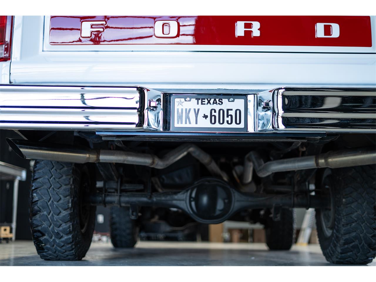 Ford-F150-1985-White-Red-Tan-4