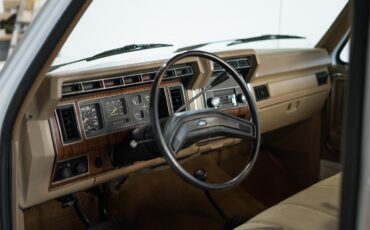 Ford-F150-1985-White-Red-Tan-6