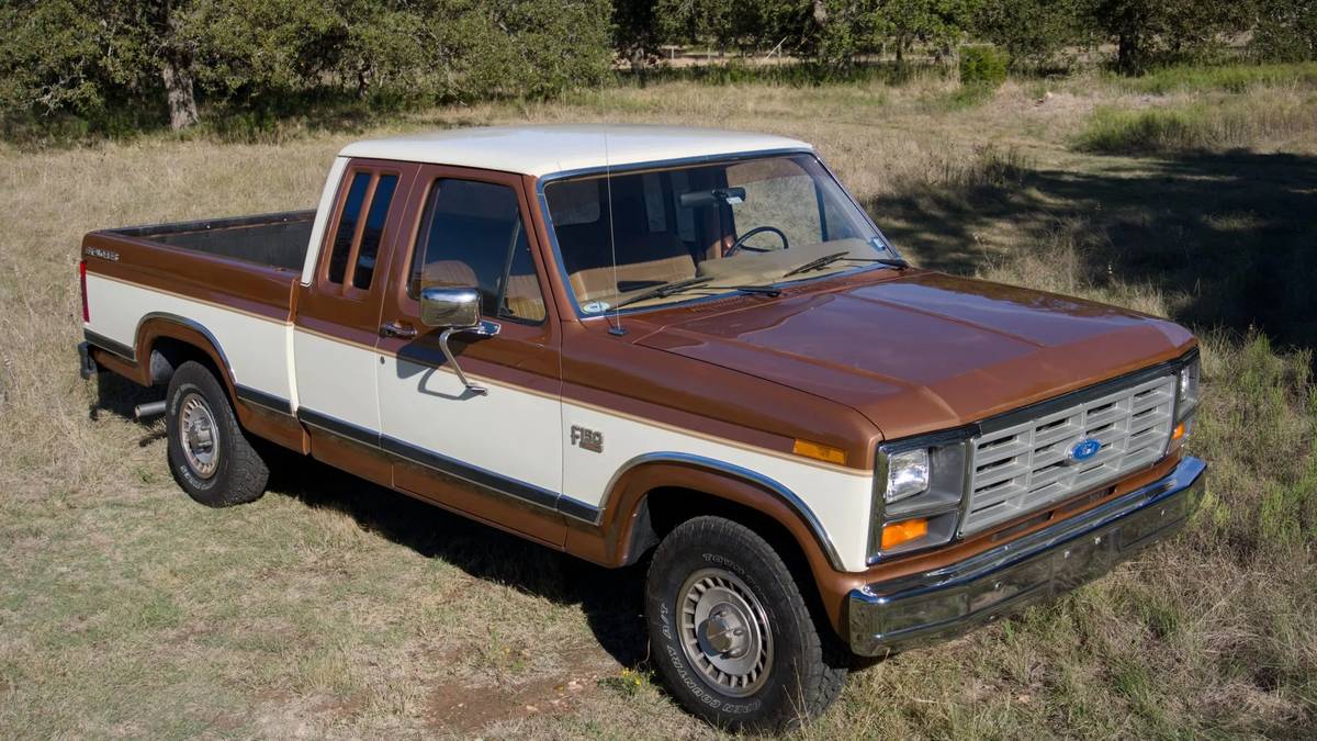 Ford-F150-1985-brown-10