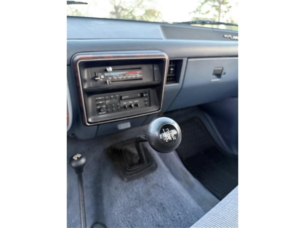 Ford-F150-1989-Colonial-White-Crystal-Blue-10