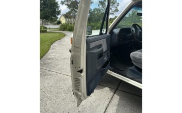 Ford-F150-1989-Colonial-White-Crystal-Blue-11