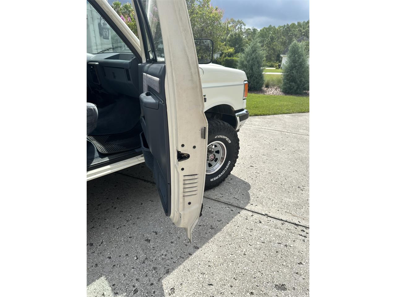 Ford-F150-1989-Colonial-White-Crystal-Blue-14