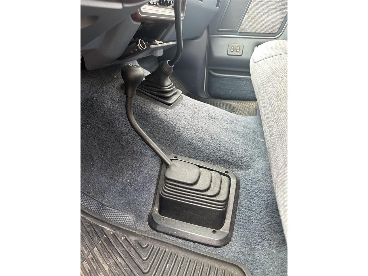 Ford-F150-1989-Colonial-White-Crystal-Blue-3