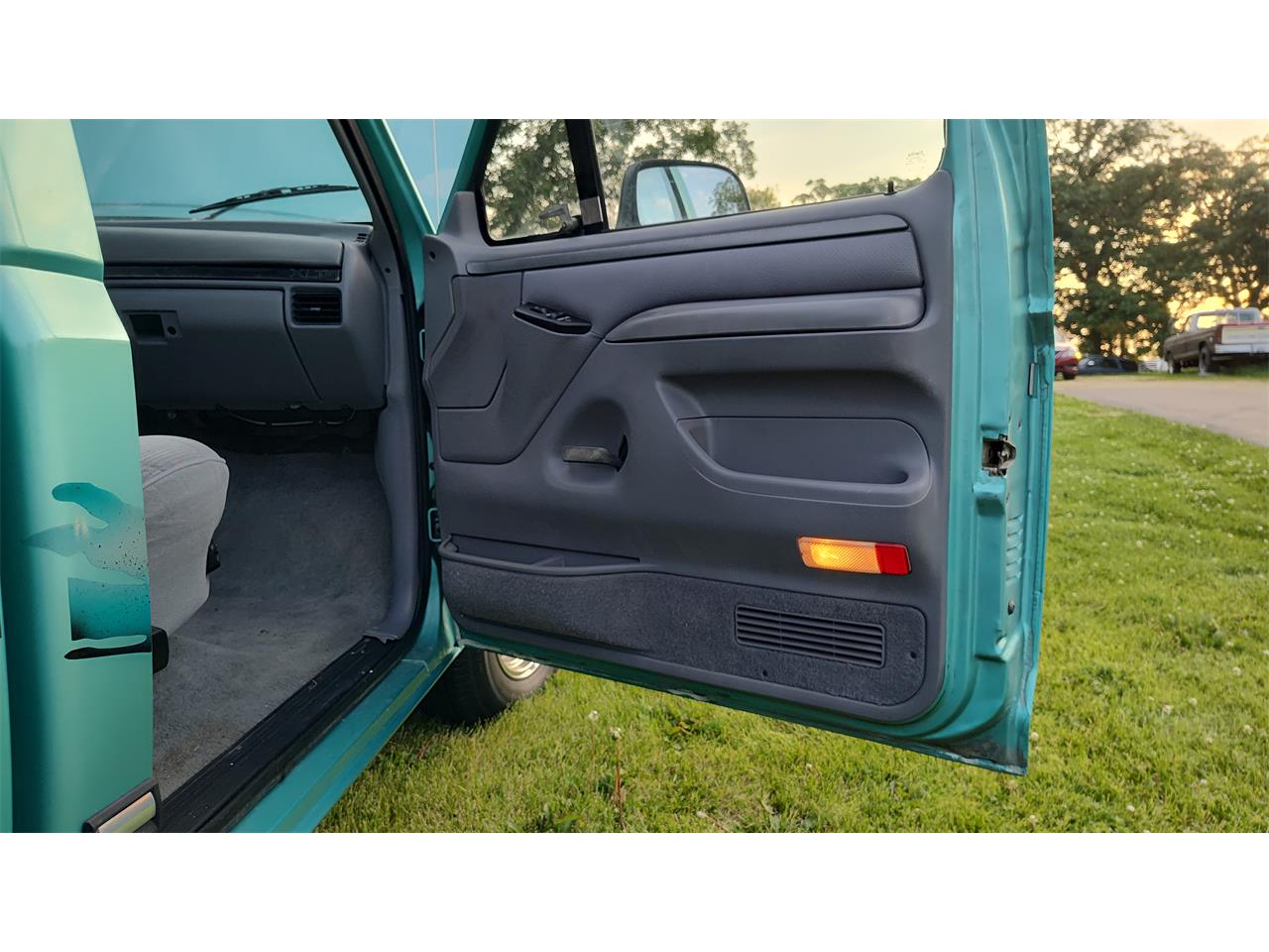 Ford-F150-1994-bright-calypso-green-gray-15