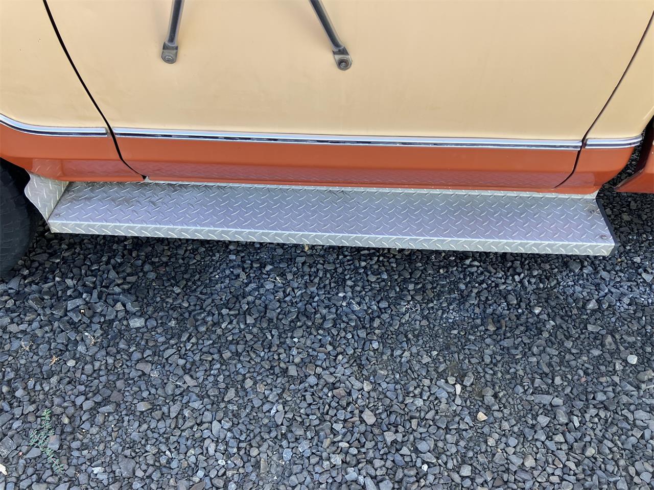 Ford-F250-1977-Orange-Tan-3