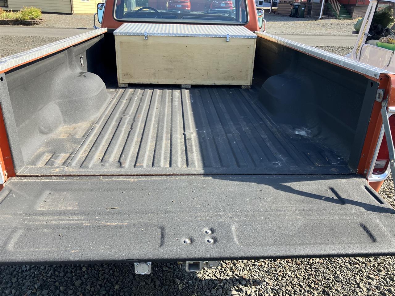 Ford-F250-1977-Orange-Tan-4