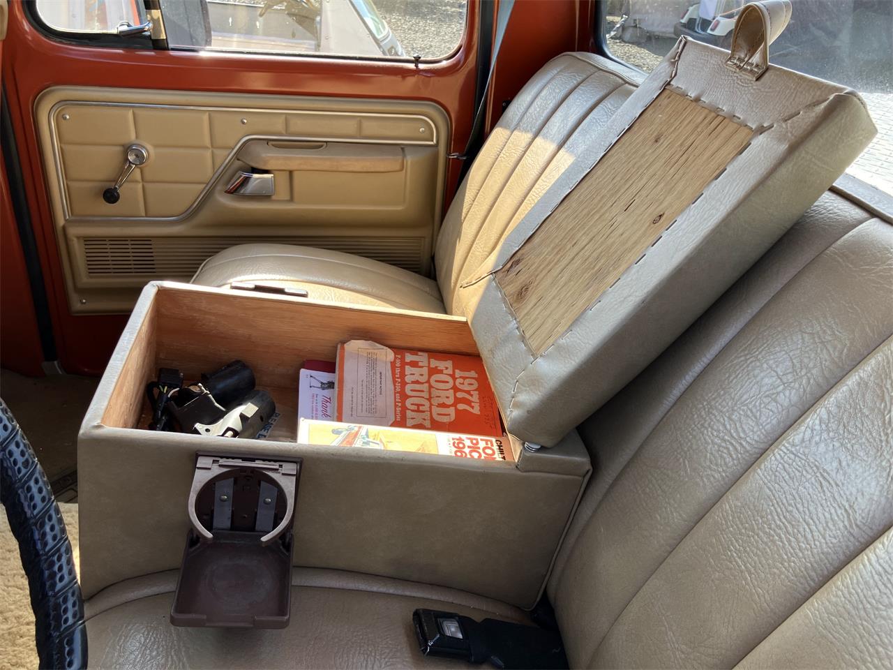 Ford-F250-1977-Orange-Tan-7