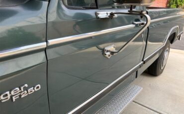 Ford-F250-1981-Medium-Dark-Spruce-Spruce-3