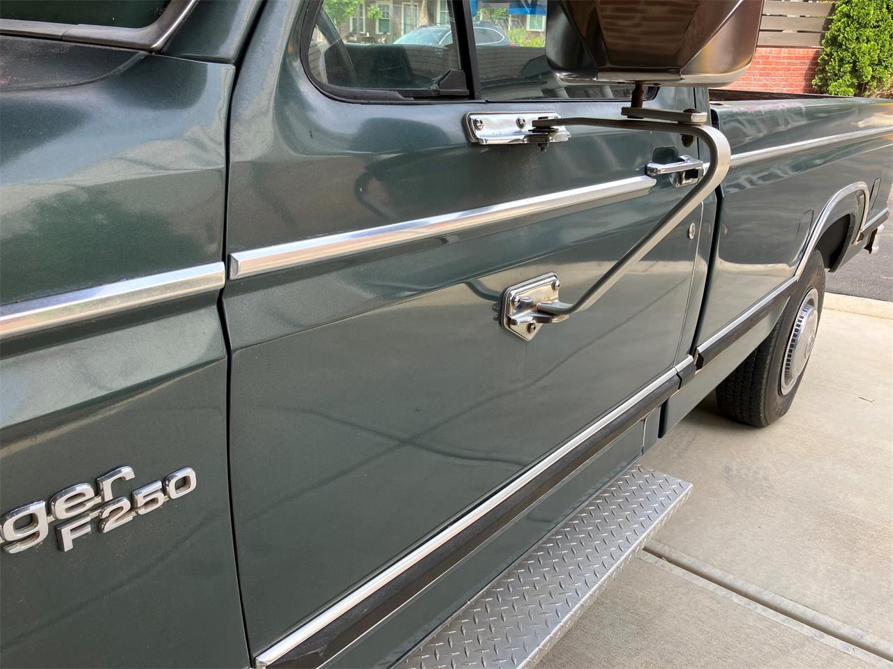Ford-F250-1981-Medium-Dark-Spruce-Spruce-3