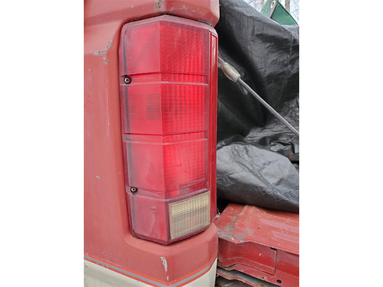 Ford-F250-1985-Red-amp-white-two-tone-Red-12