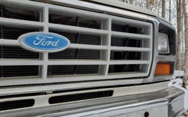 Ford-F250-1985-Red-amp-white-two-tone-Red-18