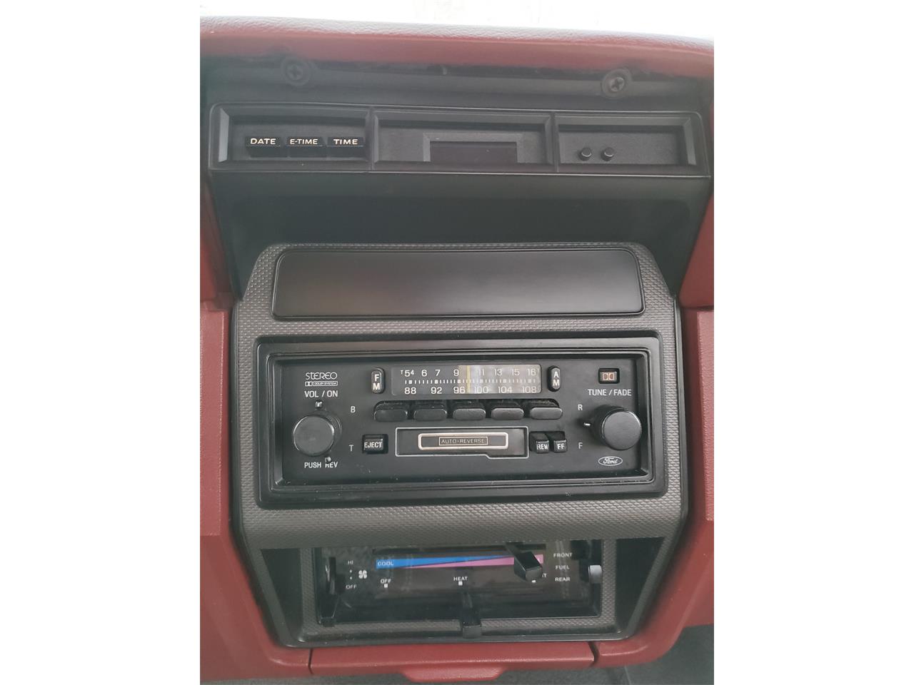 Ford-F250-1985-Red-amp-white-two-tone-Red-31