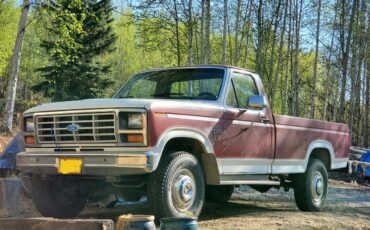 Ford-F250-1985-Red-amp-white-two-tone-Red-36