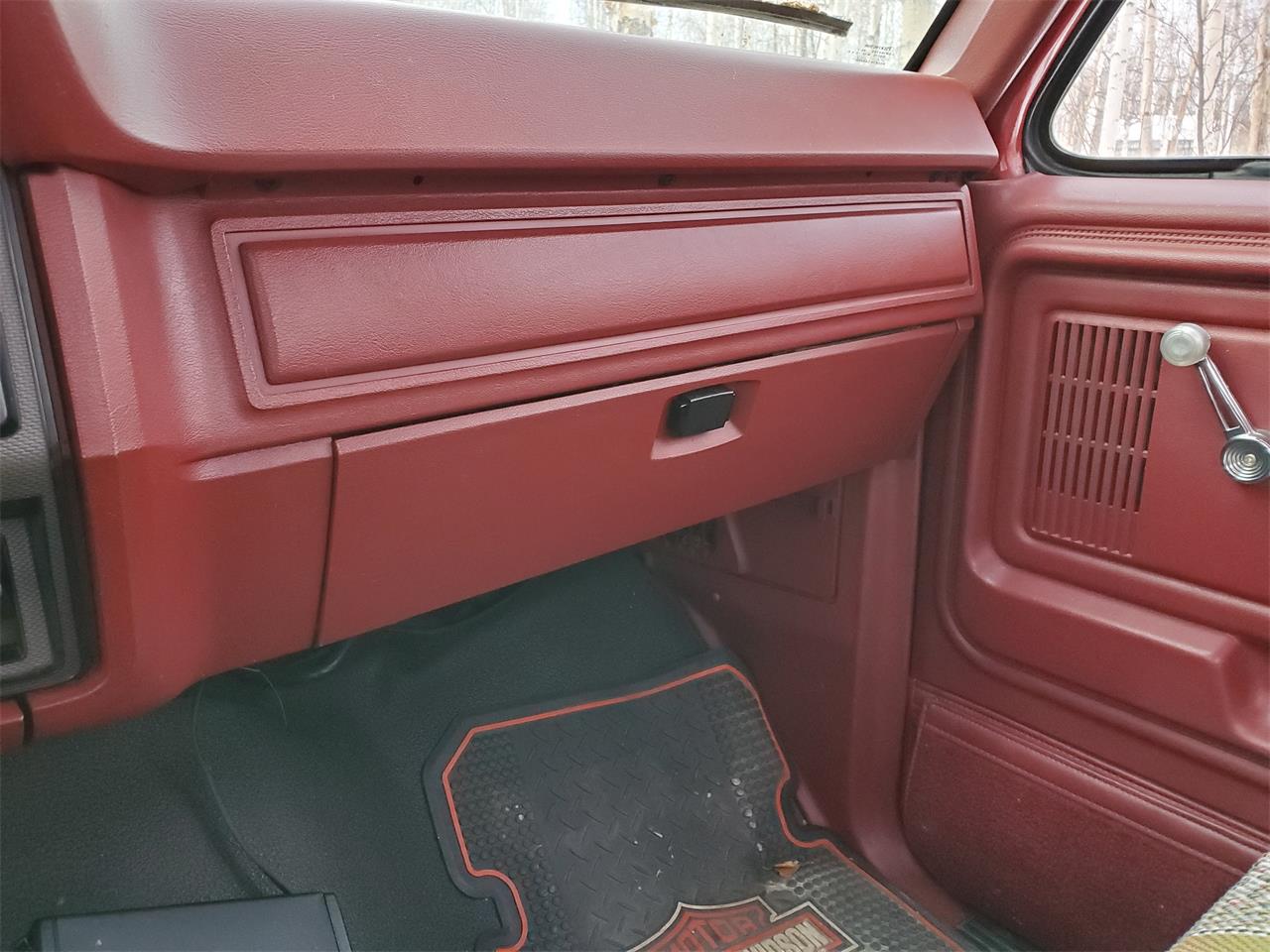 Ford-F250-1985-Red-amp-white-two-tone-Red-4